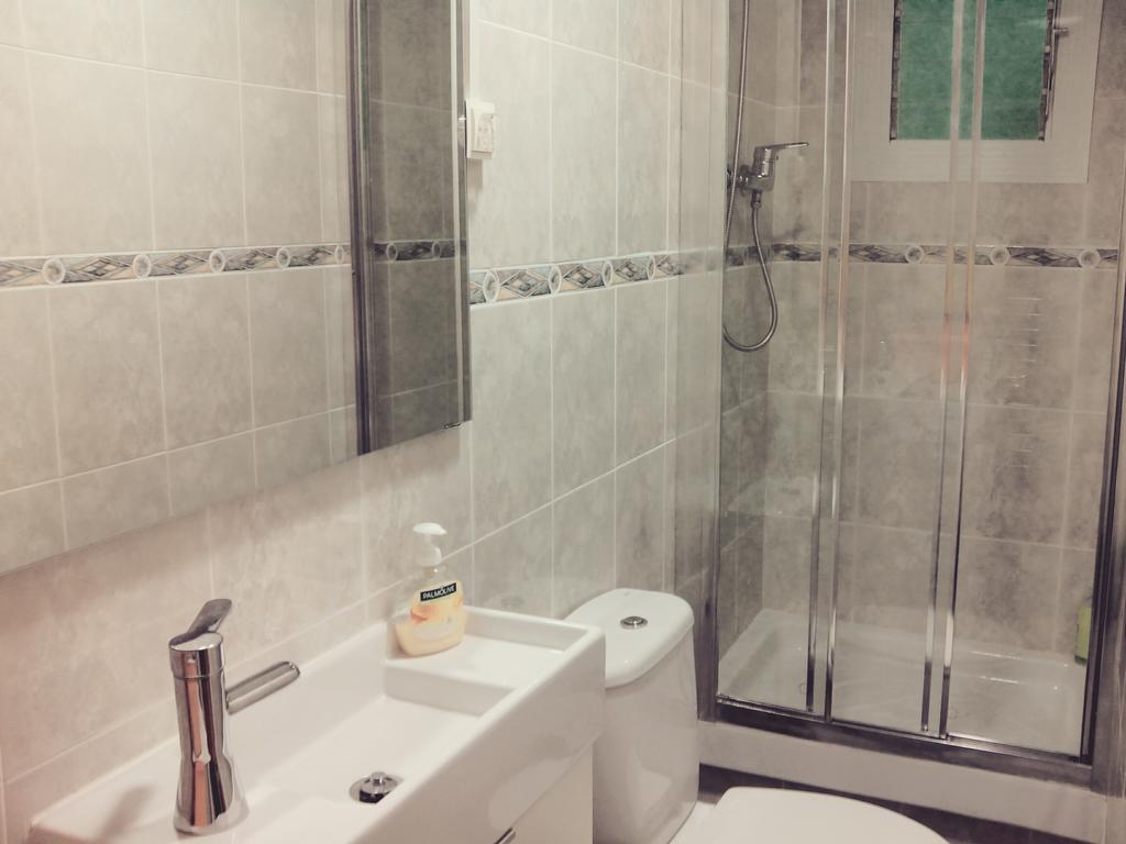 Bcn4Days Apartments Оспиталет де Лобрегат Екстериор снимка